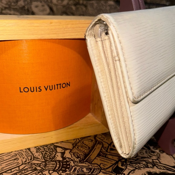 LOUIS VUITTON EPI SARAH LONG SNAP WALLET FULL INCLUSION - Picture 8 of 14